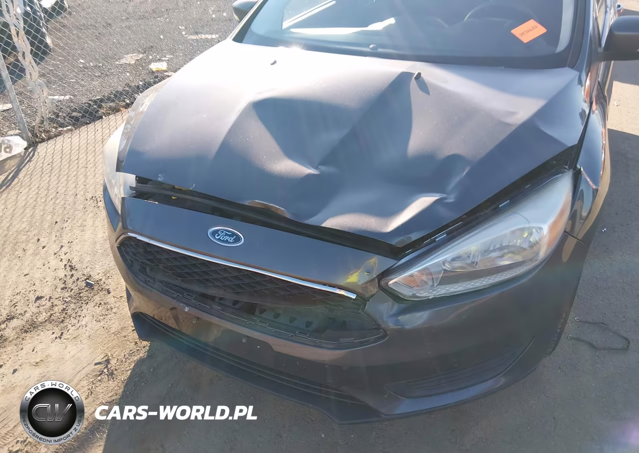 2017 Ford Focus Se VIN:1FADP3F28HL311327 - 6