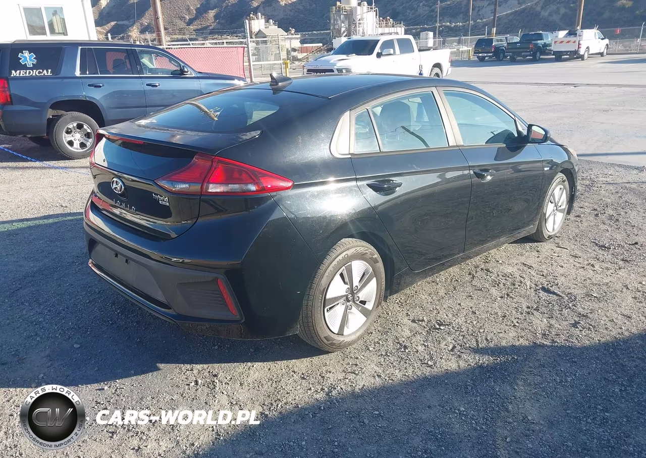 2018 Hyundai Ioniq Hybrid Blue VIN:KMHC65LCXJU075664 - 4
