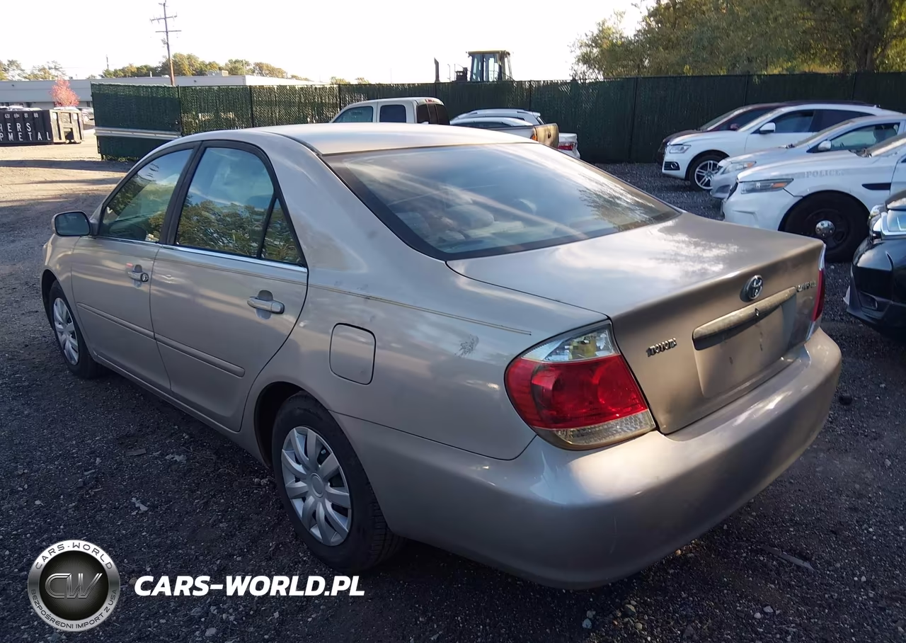 2005 Toyota Camry Le VIN:4T1BE32K05U102341 - 3