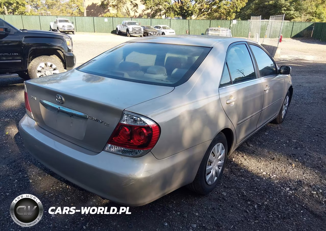 2005 Toyota Camry Le VIN:4T1BE32K05U102341 - 4