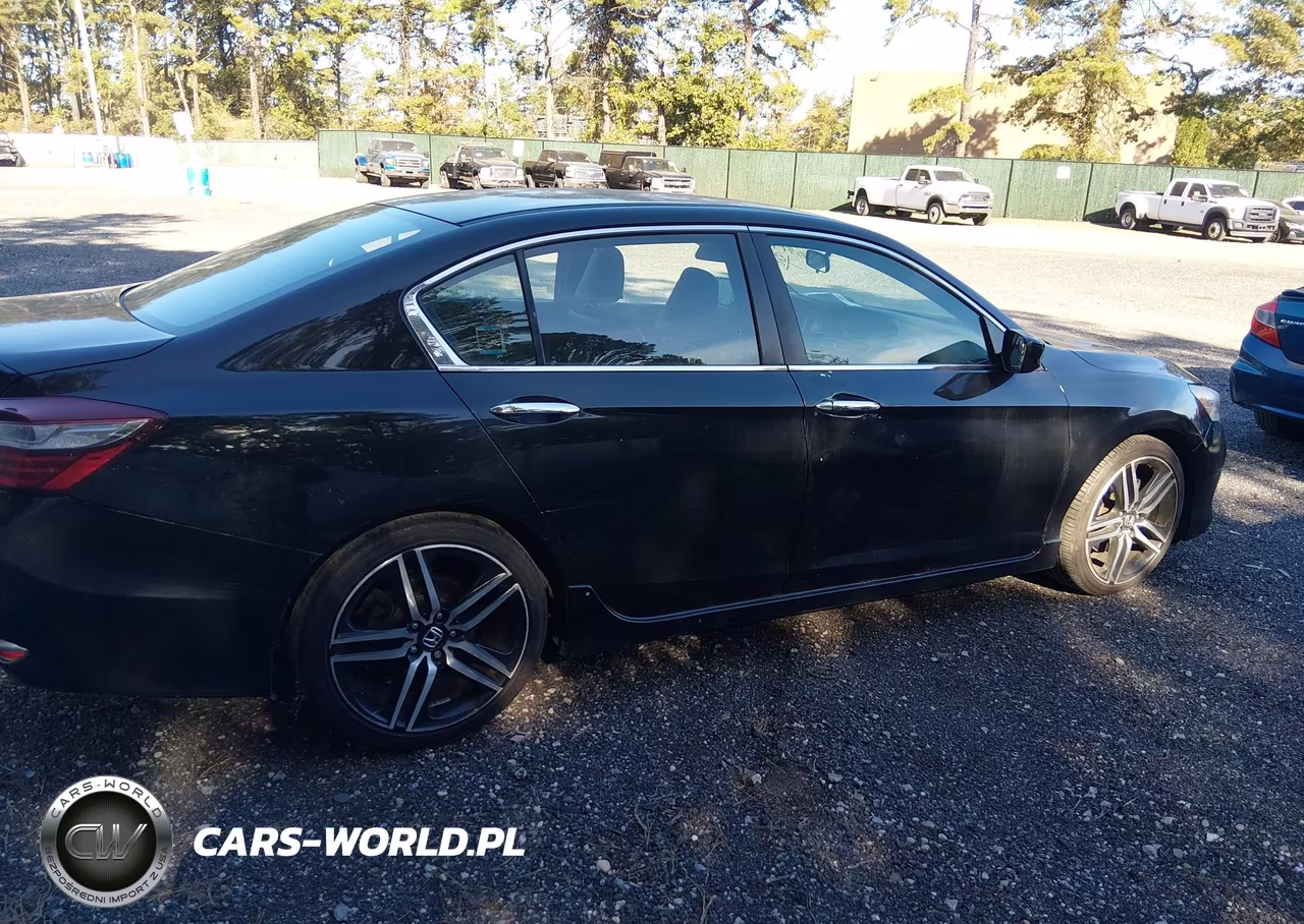 2017 Honda Accord Sport VIN:1HGCR2F58HA238719 - 13