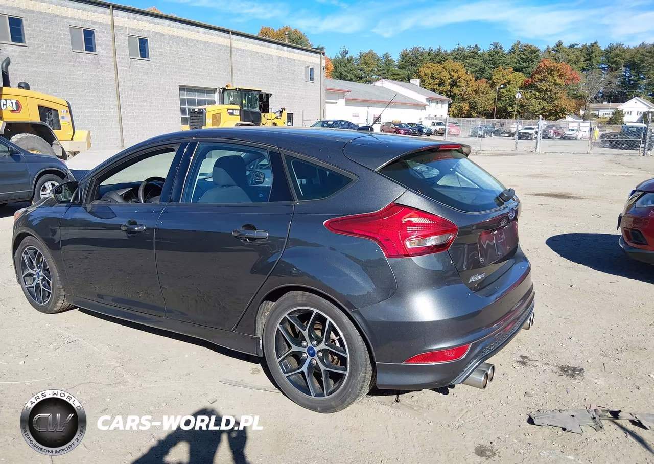 2016 Ford Focus Se VIN:1FADP3K20GL278974 - 3