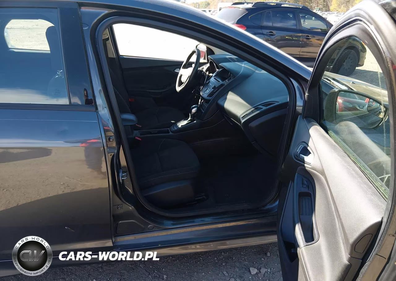 2016 Ford Focus Se VIN:1FADP3K20GL278974 - 5