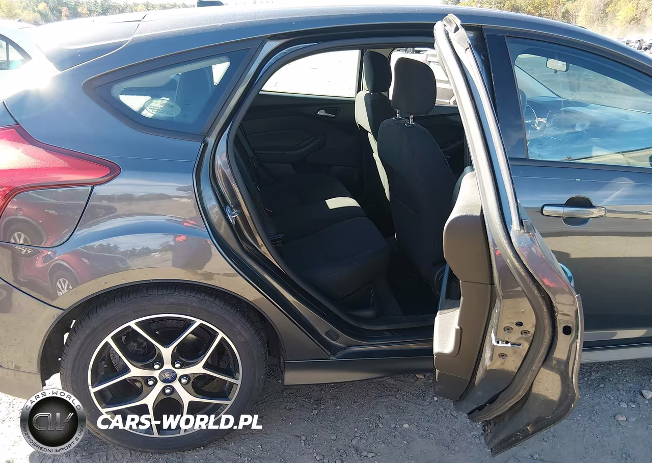 2016 Ford Focus Se VIN:1FADP3K20GL278974 - 8