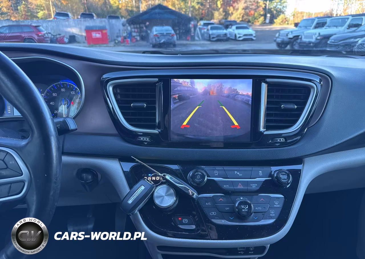 2018 Chrysler Pacifica Touring L VIN:2C4RC1BG9JR128629 - 6
