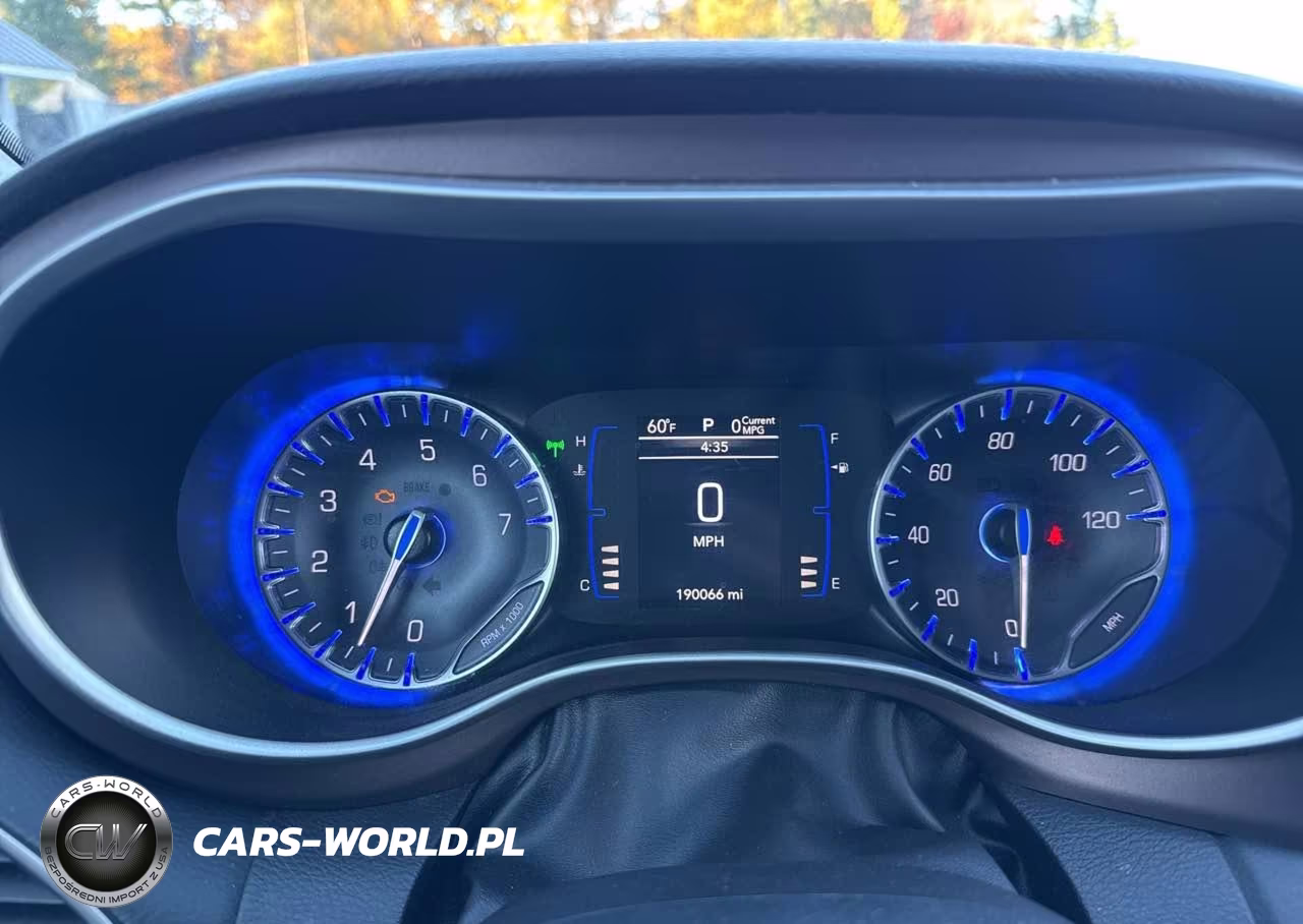 2018 Chrysler Pacifica Touring L VIN:2C4RC1BG9JR128629 - 7