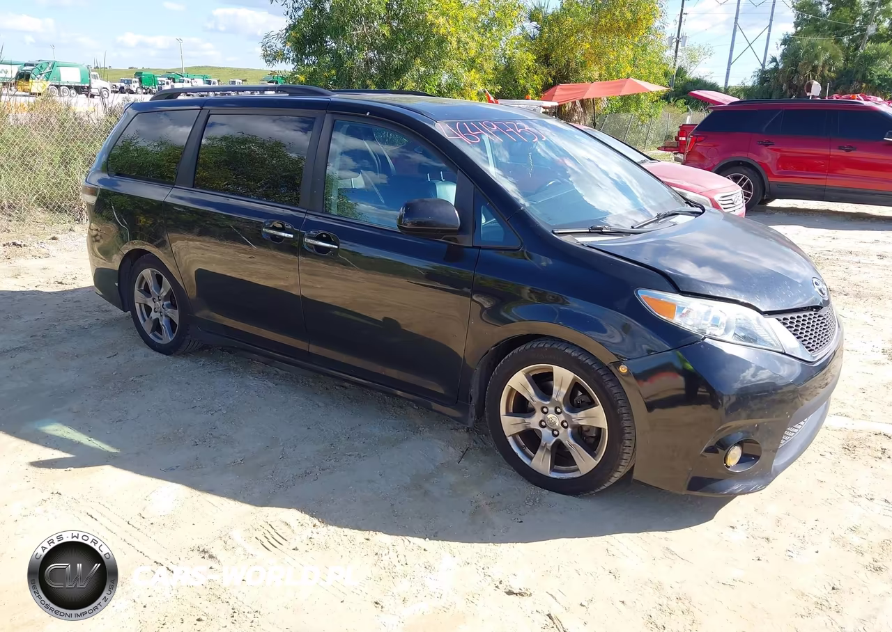 2015 Toyota Sienna Se 8 Passenger