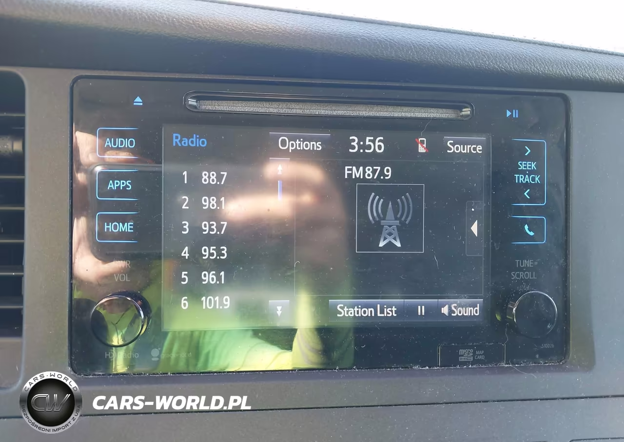 2015 Toyota Sienna Se 8 Passenger VIN:5TDXK3DC7FS552888 - 17