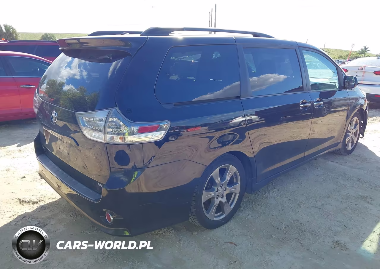 2015 Toyota Sienna Se 8 Passenger VIN:5TDXK3DC7FS552888 - 4