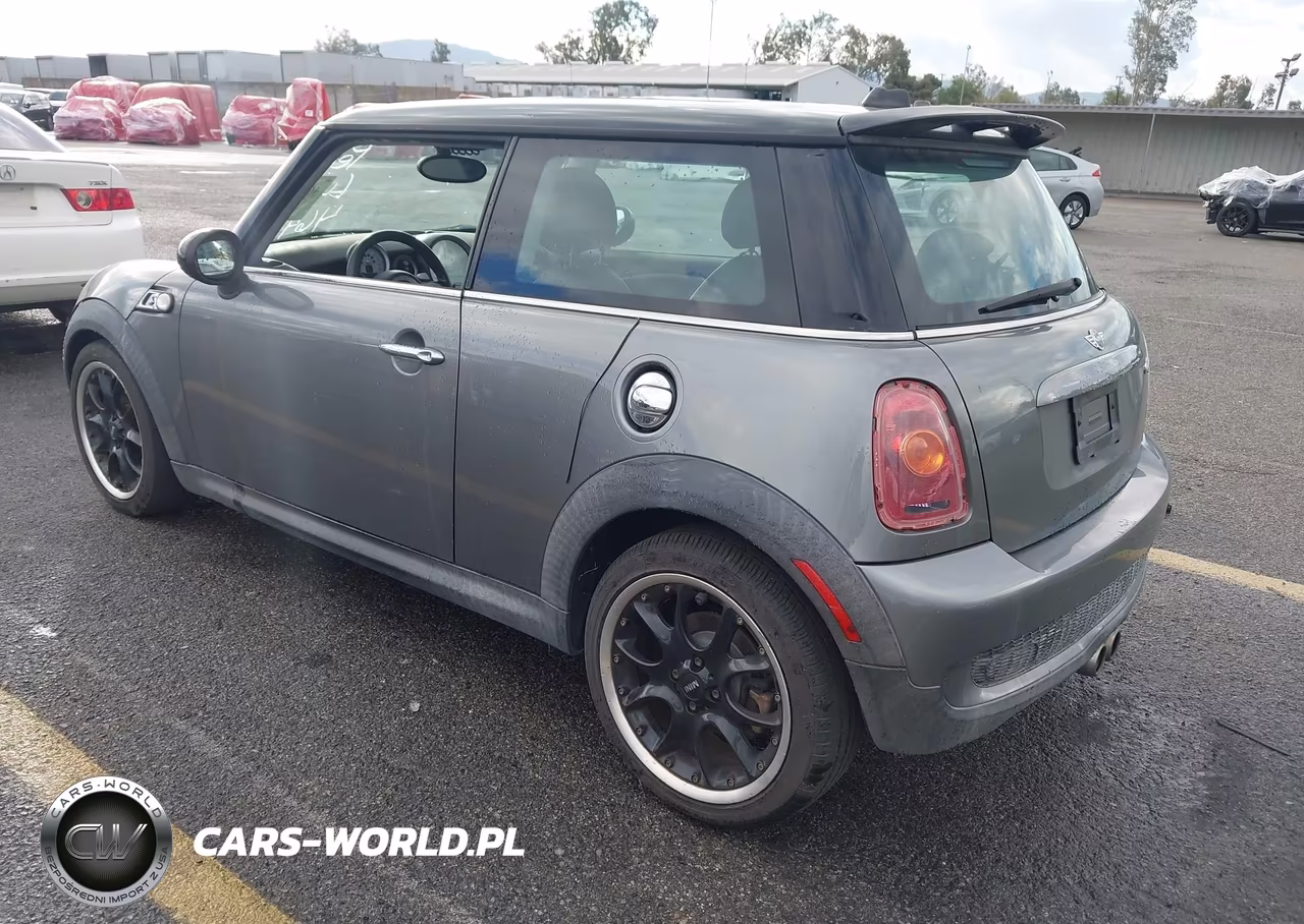 2009 Mini Cooper S VIN:WMWMF73509TW85478 - 3