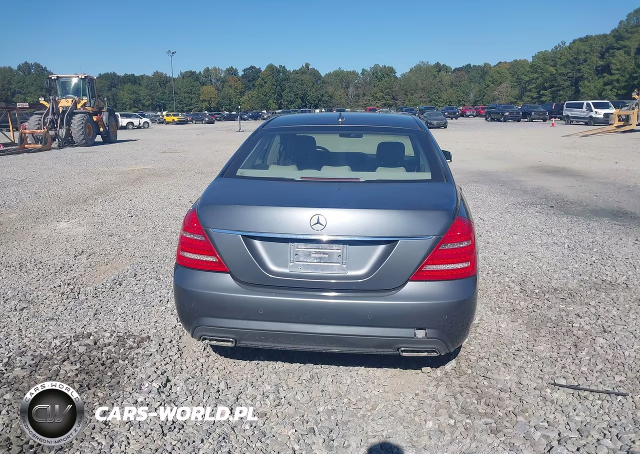 2010 Mercedes-Benz S 550 VIN:WDDNG7BB1AA313469 - 16