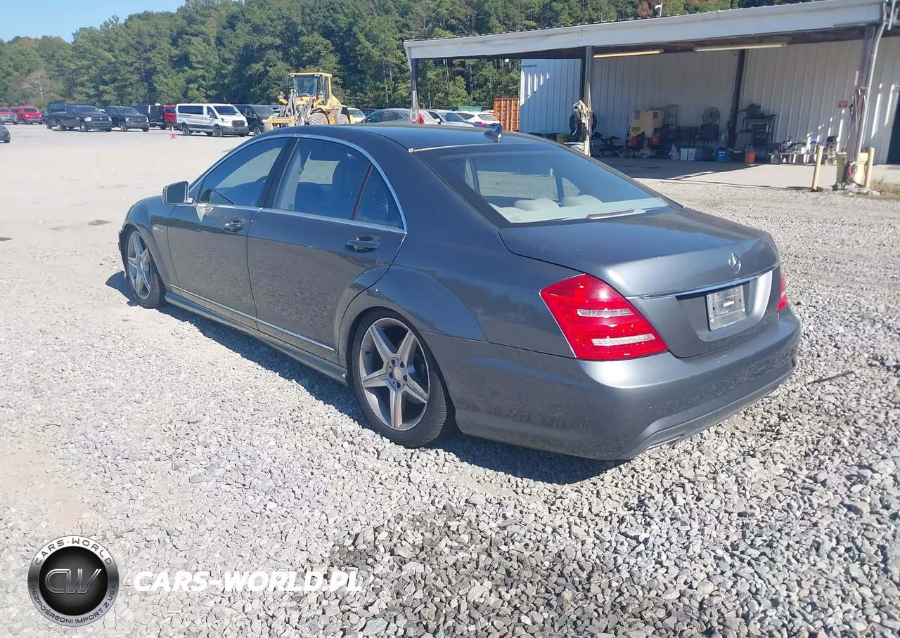 2010 Mercedes-Benz S 550 VIN:WDDNG7BB1AA313469 - 3
