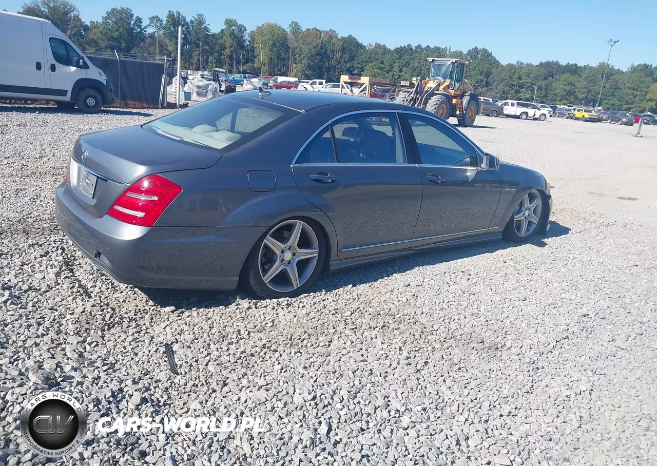 2010 Mercedes-Benz S 550 VIN:WDDNG7BB1AA313469 - 4