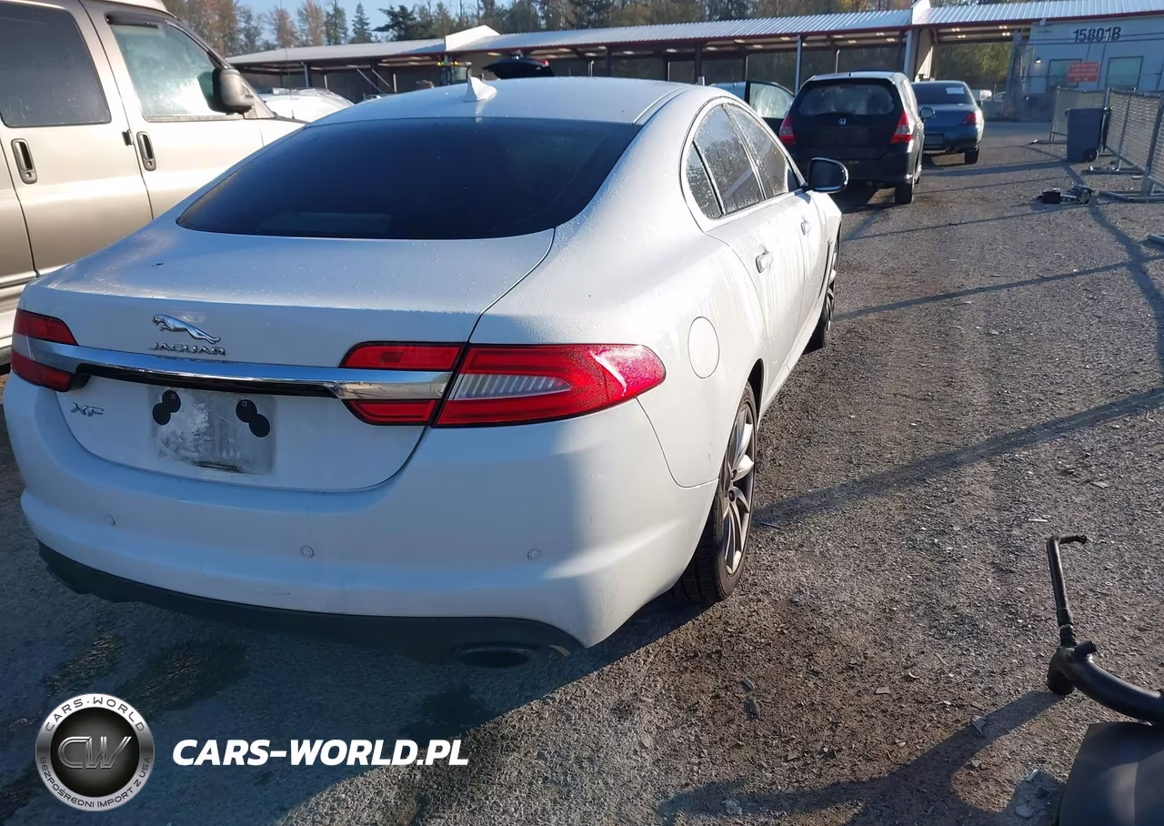 2014 Jaguar Xf I4 T VIN:SAJWA0ES8EPU29775 - 4