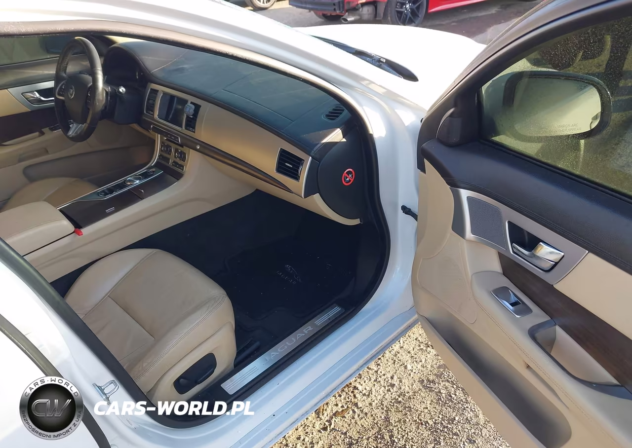 2014 Jaguar Xf I4 T VIN:SAJWA0ES8EPU29775 - 5