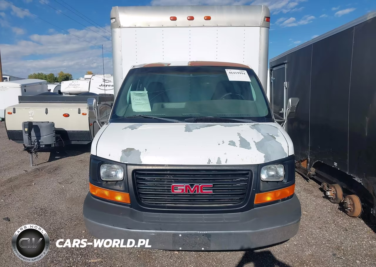 2003 GMC Savana Cutaway Standard W-C7A VIN:1GDHG31U831122553 - 12