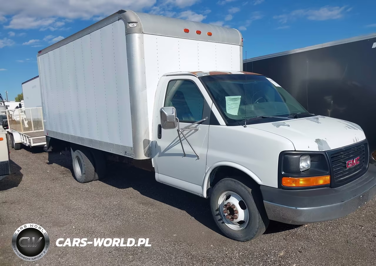 2003 GMC Savana Cutaway Standard W-C7A VIN:1GDHG31U831122553 - 13