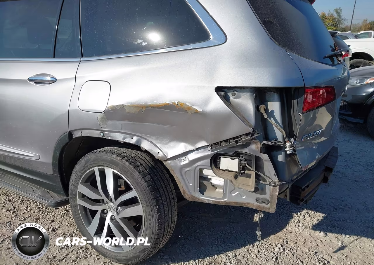 2017 Honda Pilot Elite VIN:5FNYF6H00HB035403 - 6