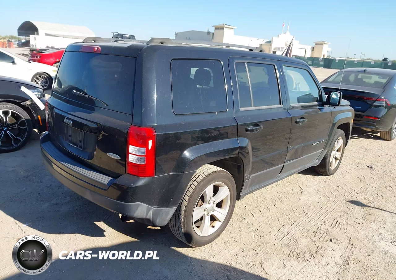 2014 Jeep Patriot Latitude VIN:1C4NJPFB6ED732282 - 4