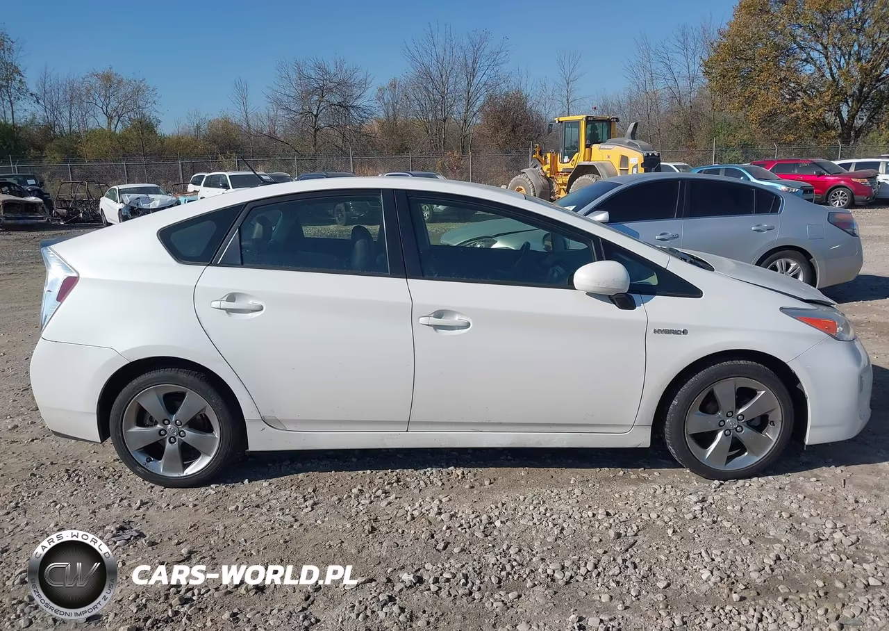 2013 Toyota Prius Three Se VIN:JTDKN3DU9D5609217 - 13