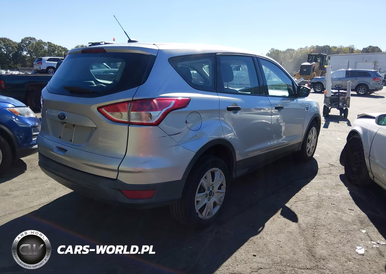 2015 Ford Escape S VIN:1FMCU0F7XFUA73704 - 4