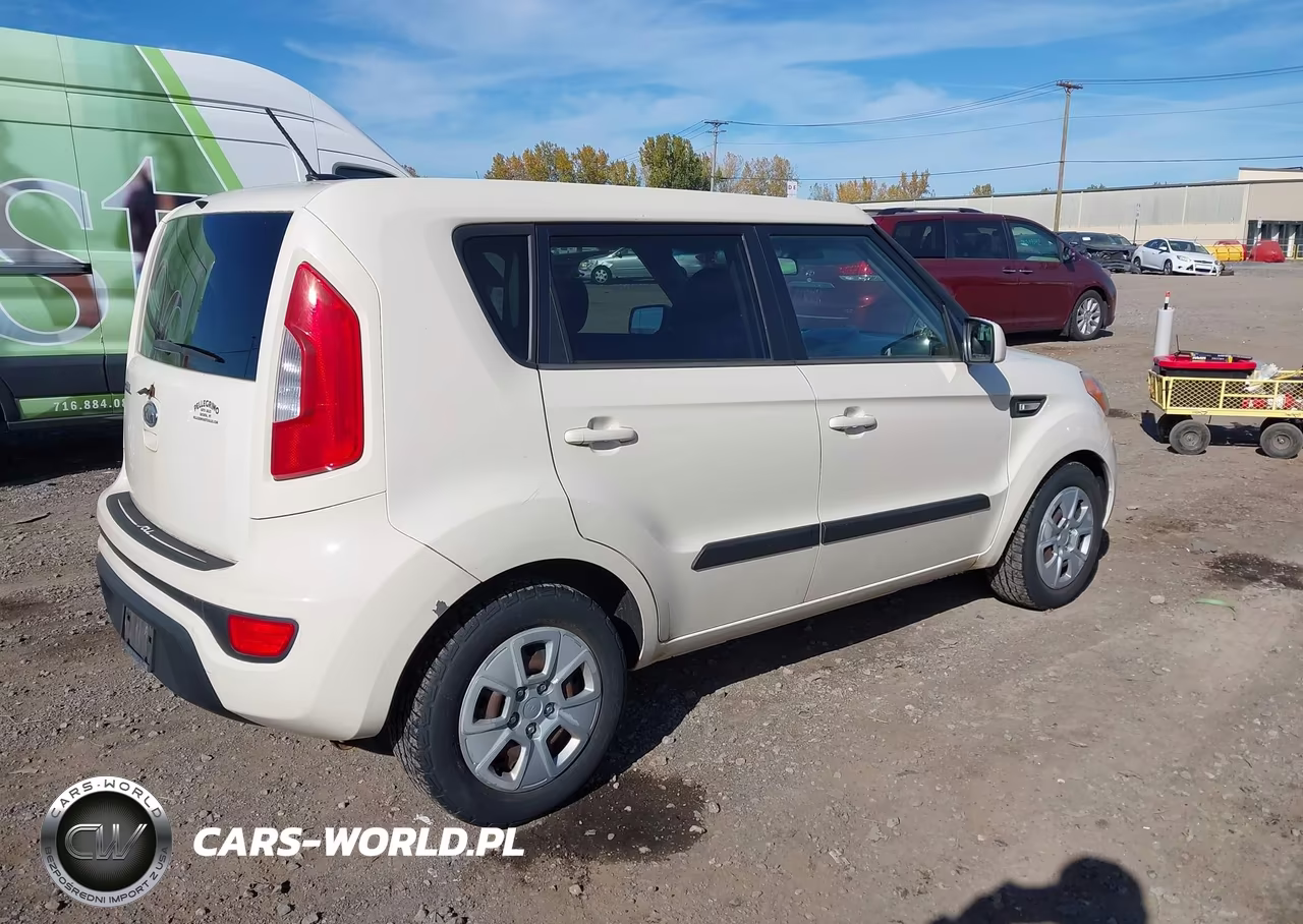 2012 Kia Soul VIN:KNDJT2A5XC7439137 - 4