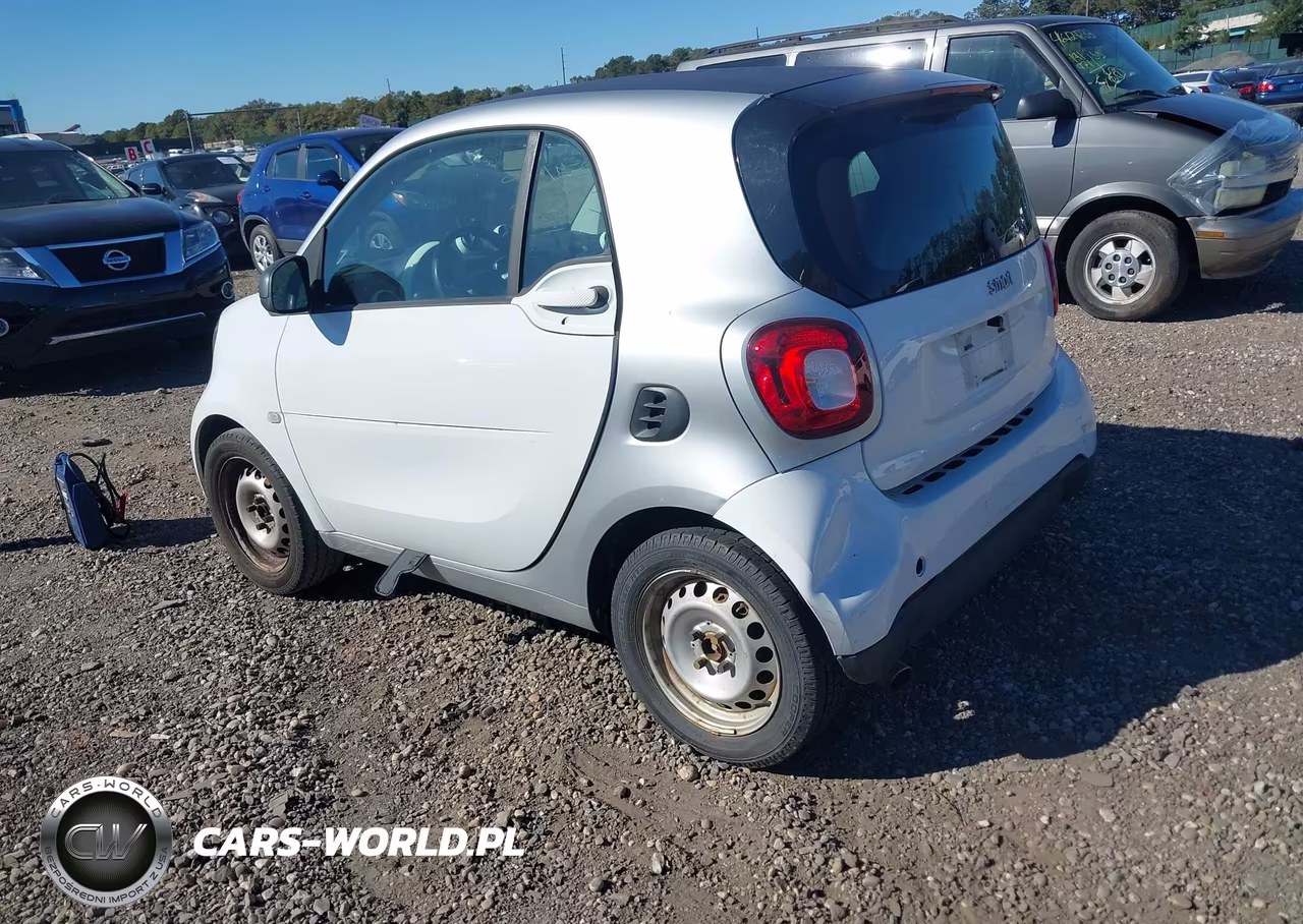 2016 Smart Fortwo Pure VIN:WMEFJ5DA8GK139106 - 3