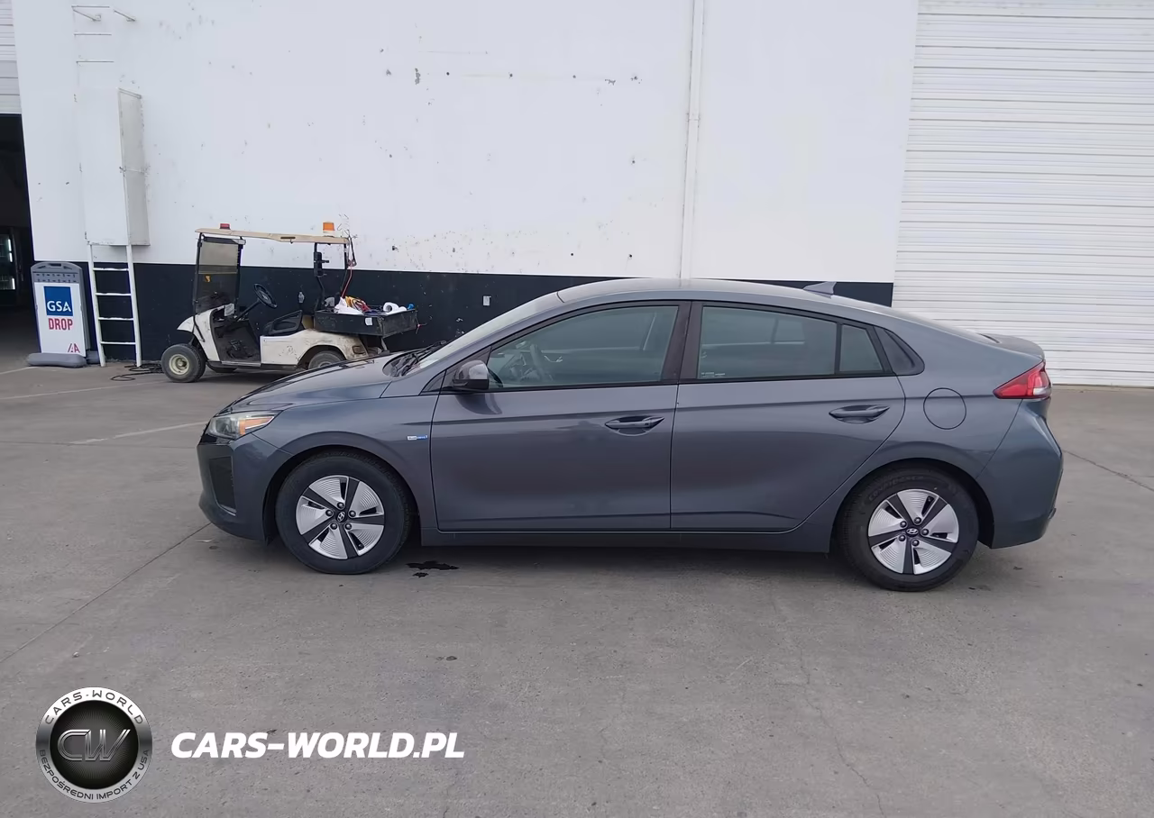 2018 Hyundai Ioniq Hybrid Blue VIN:KMHC65LC2JU100007 - 16