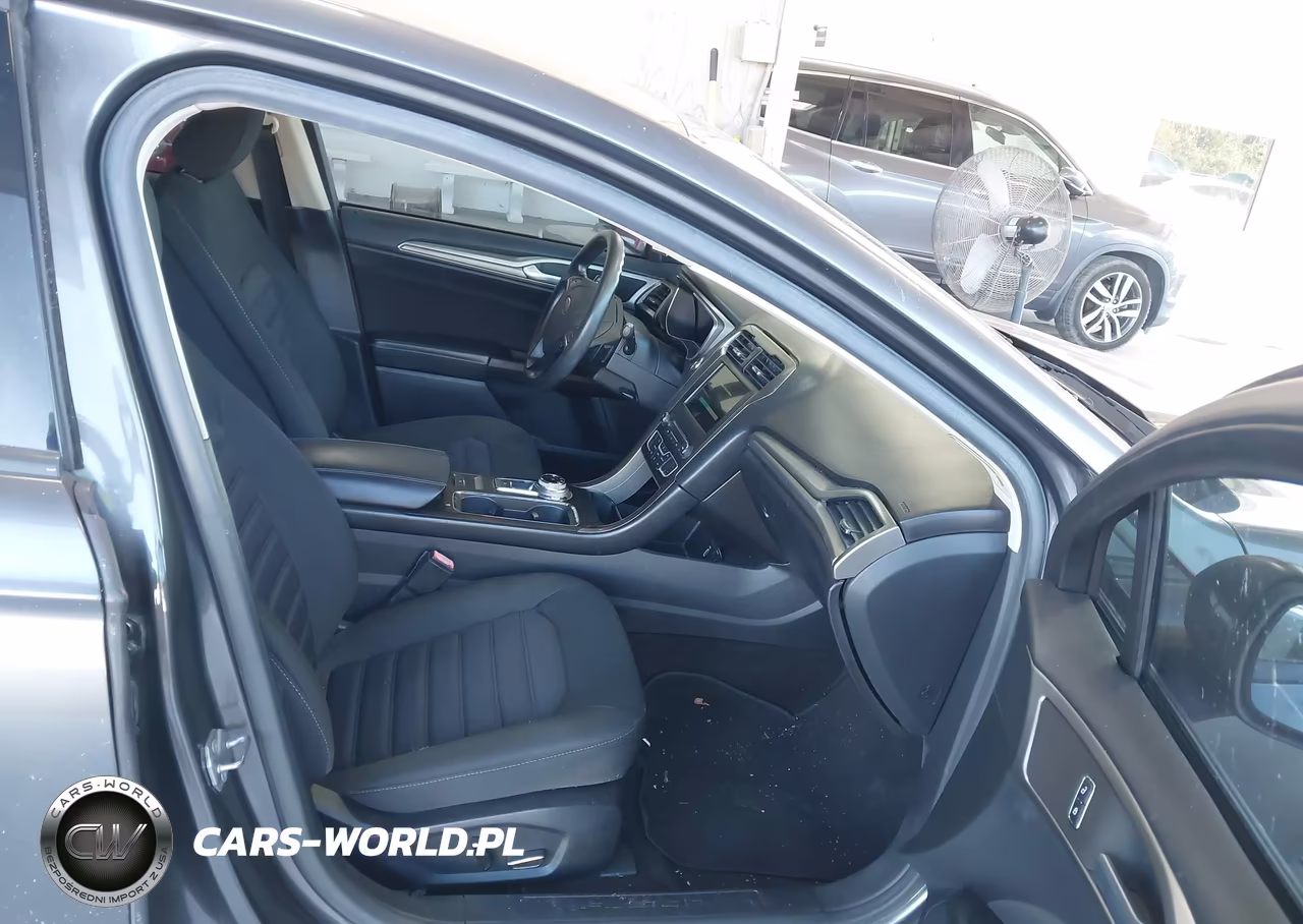 2017 Ford Fusion Se VIN:3FA6P0HD8HR366108 - 5