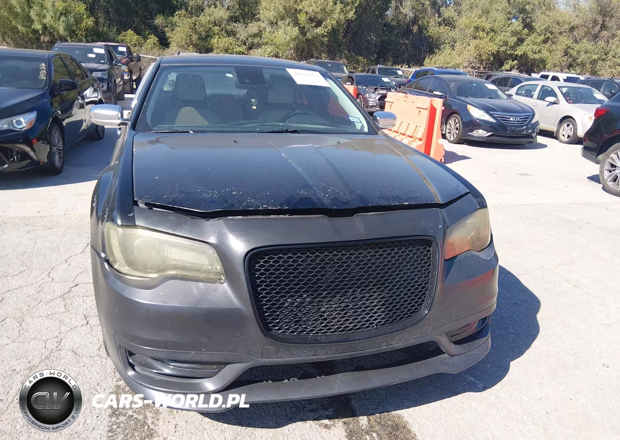 2016 Chrysler 300 300C Platinum VIN:2C3CCAPT7GH306553 - 12