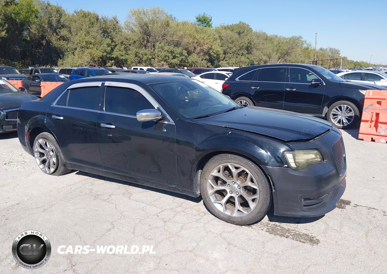 2016 Chrysler 300 300C Platinum VIN:2C3CCAPT7GH306553 - 13
