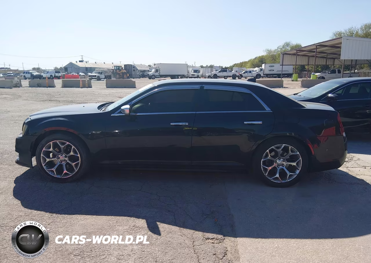 2016 Chrysler 300 300C Platinum VIN:2C3CCAPT7GH306553 - 14