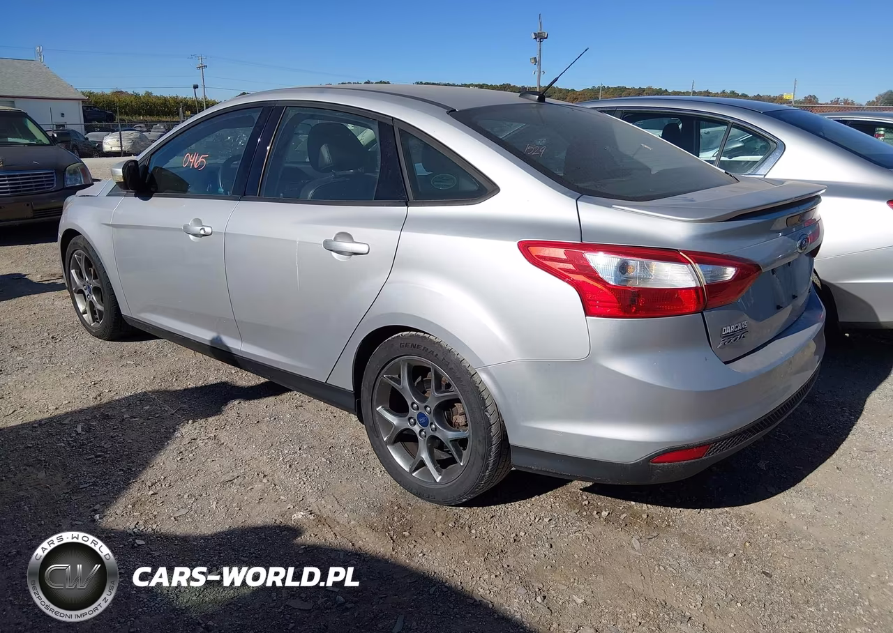 2014 Ford Focus Se VIN:1FADP3F24EL216470 - 3