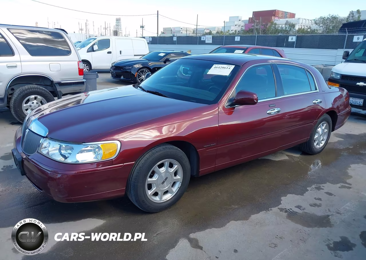 2002 Lincoln Town Car Signature VIN:1LNHM82W32Y604973 - 2
