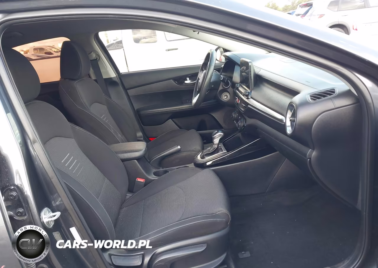 2019 Kia Forte S VIN:3KPF34AD0KE081716 - 5