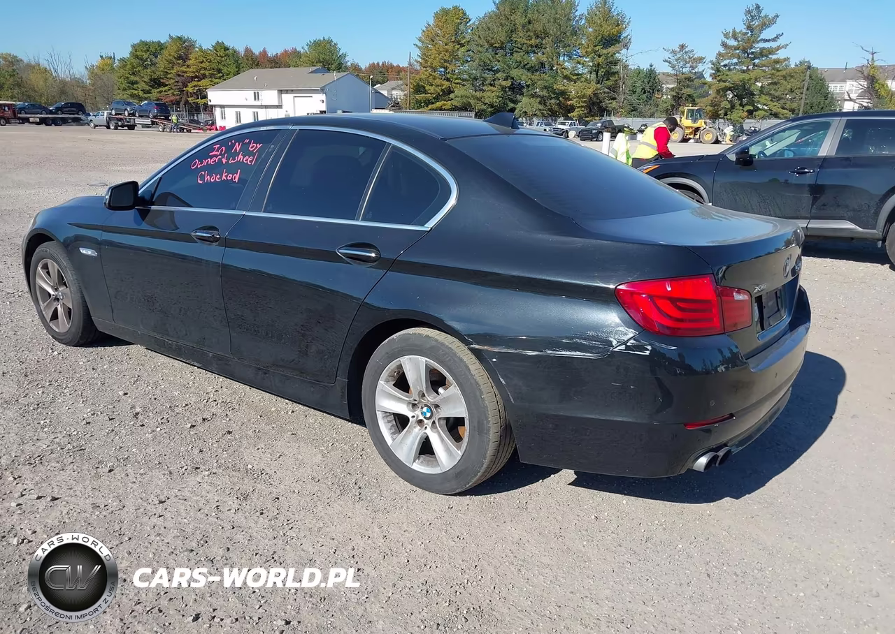 2013 BMW 528I xDrive VIN:WBAXH5C56DD112700 - 3