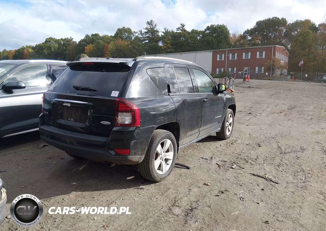 2016 Jeep Compass Latitude VIN:1C4NJDEB6GD751465 - 4