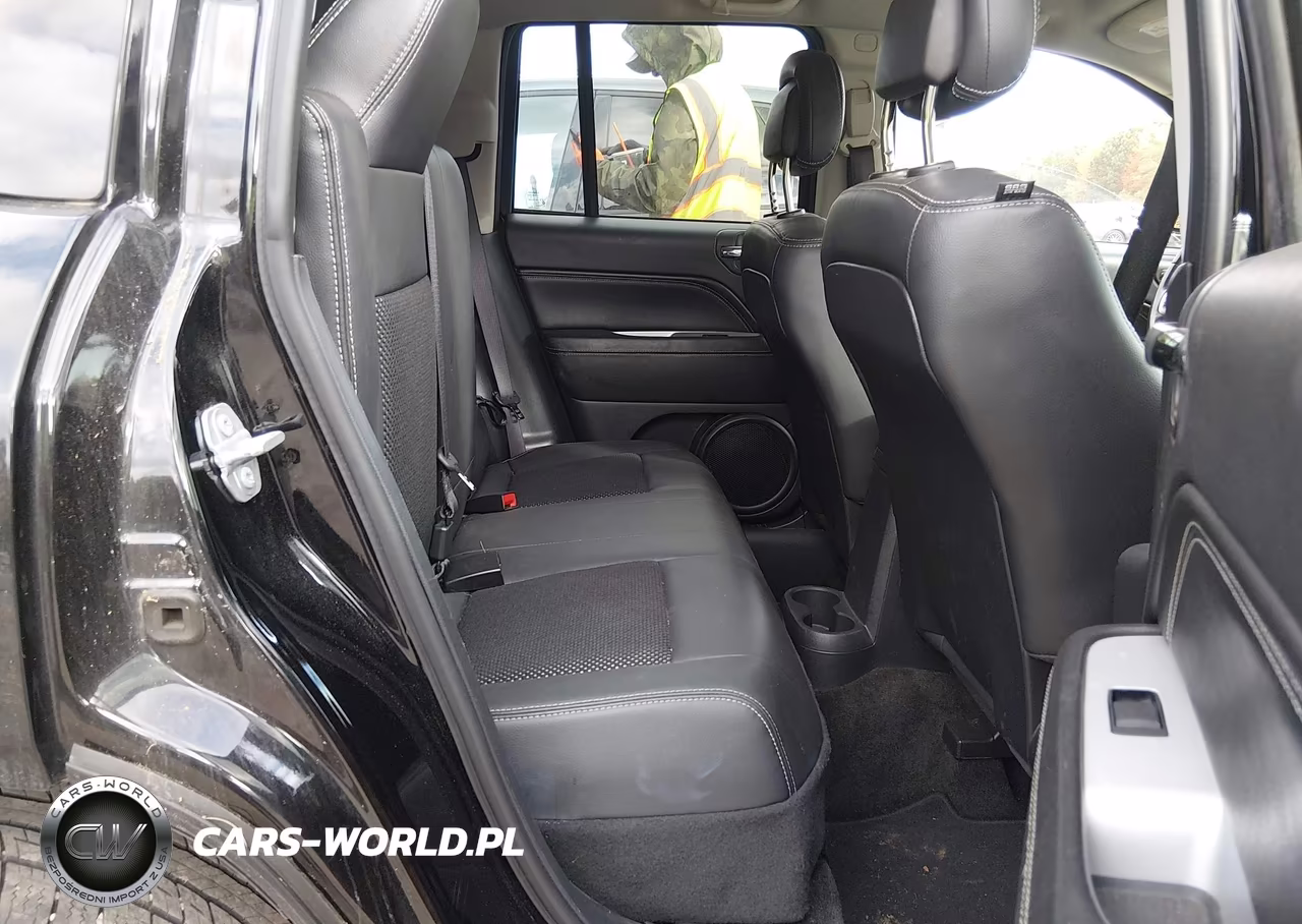2016 Jeep Compass Latitude VIN:1C4NJDEB6GD751465 - 8