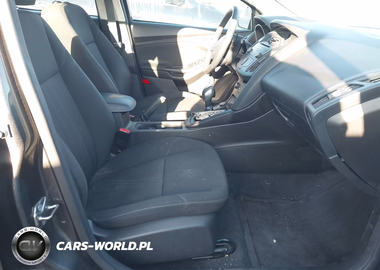 2016 Ford Focus Se VIN:1FADP3K22GL254191 - 5
