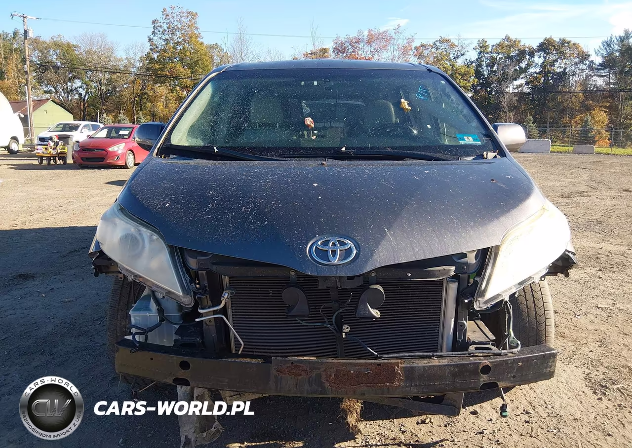 2011 Toyota Sienna Limited VIN:5TDDK3DC0BS024204 - 13