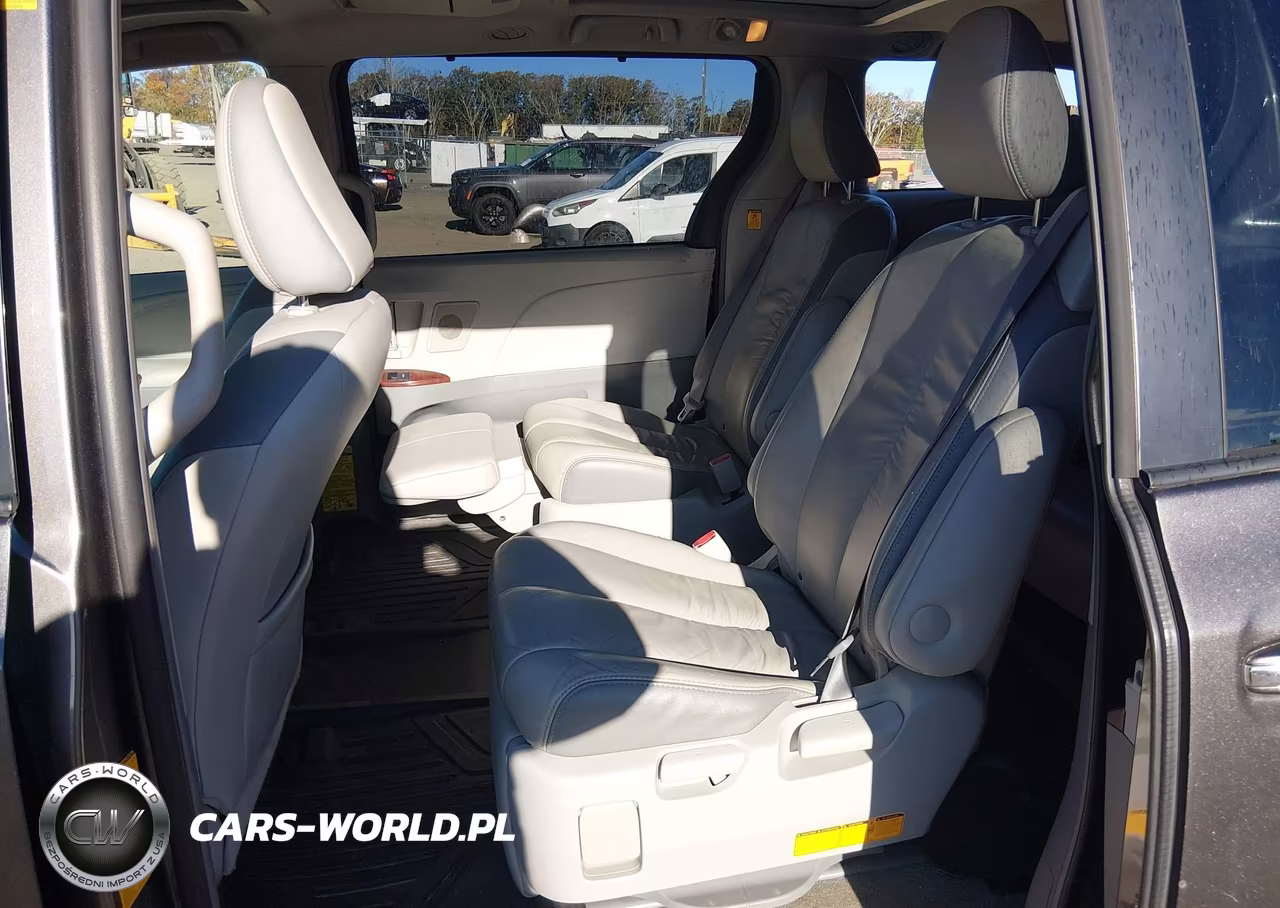 2011 Toyota Sienna Limited VIN:5TDDK3DC0BS024204 - 8