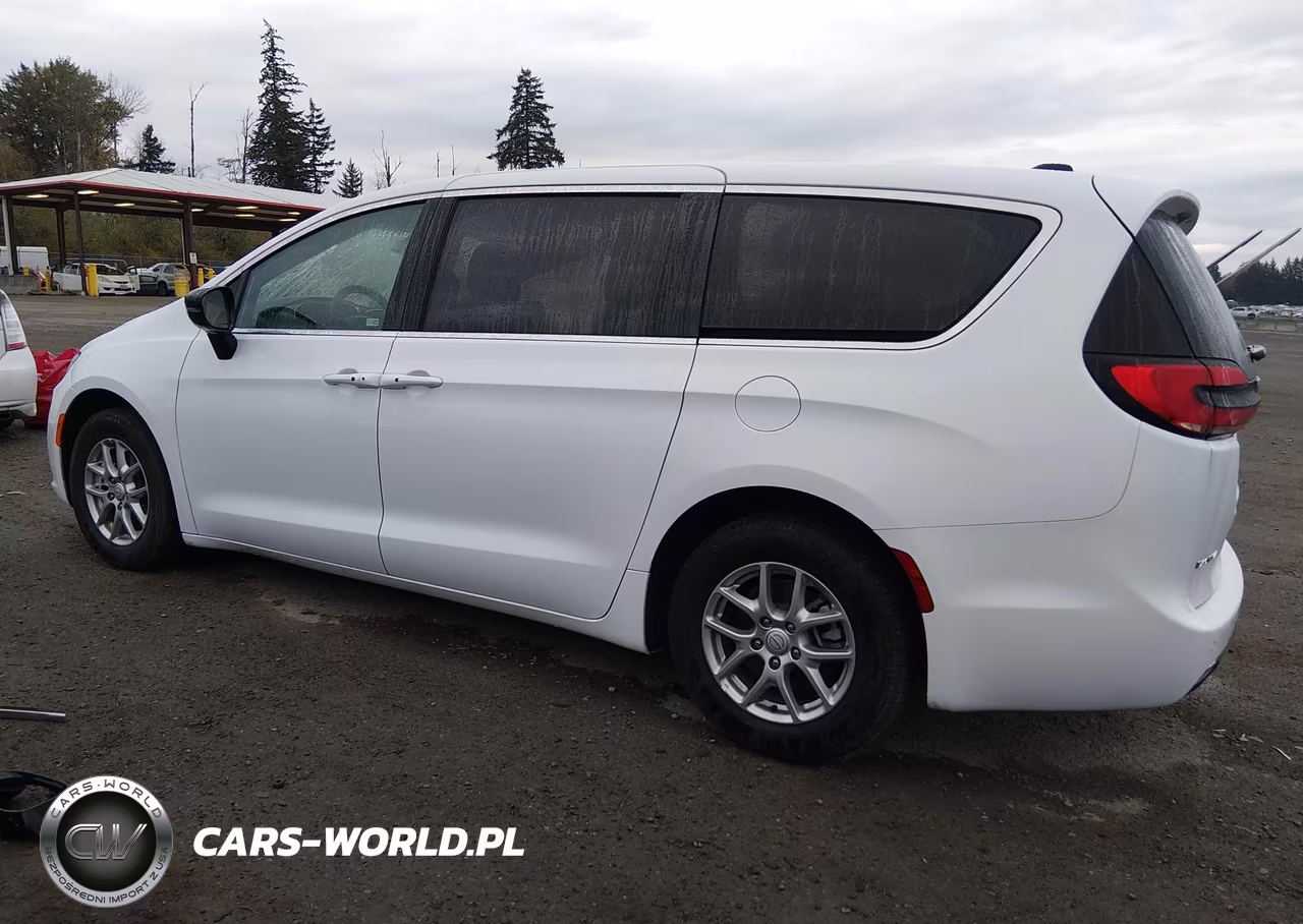 2026 Chrysler Pacifica Select VIN:2C4RC1BG8TR273034 - 15