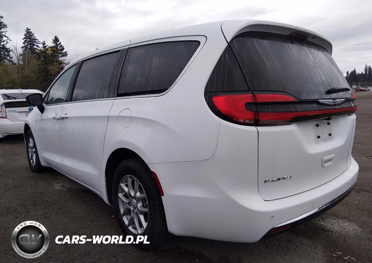 2026 Chrysler Pacifica Select VIN:2C4RC1BG8TR273034 - 3