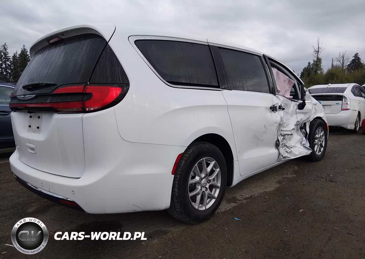 2026 Chrysler Pacifica Select VIN:2C4RC1BG8TR273034 - 4