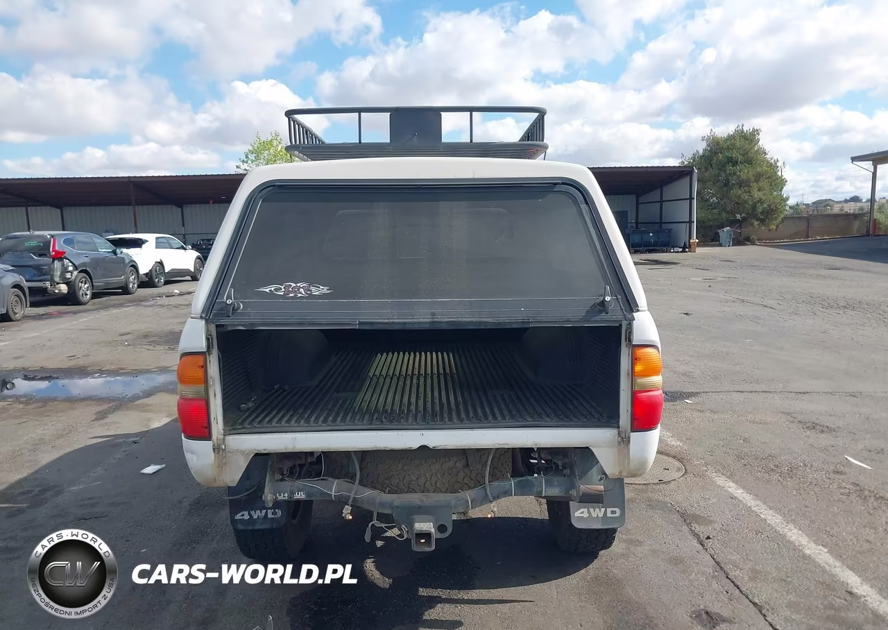 2002 Toyota Tacoma Base V6 (A4) VIN:5TEWN72N82Z118359 - 17