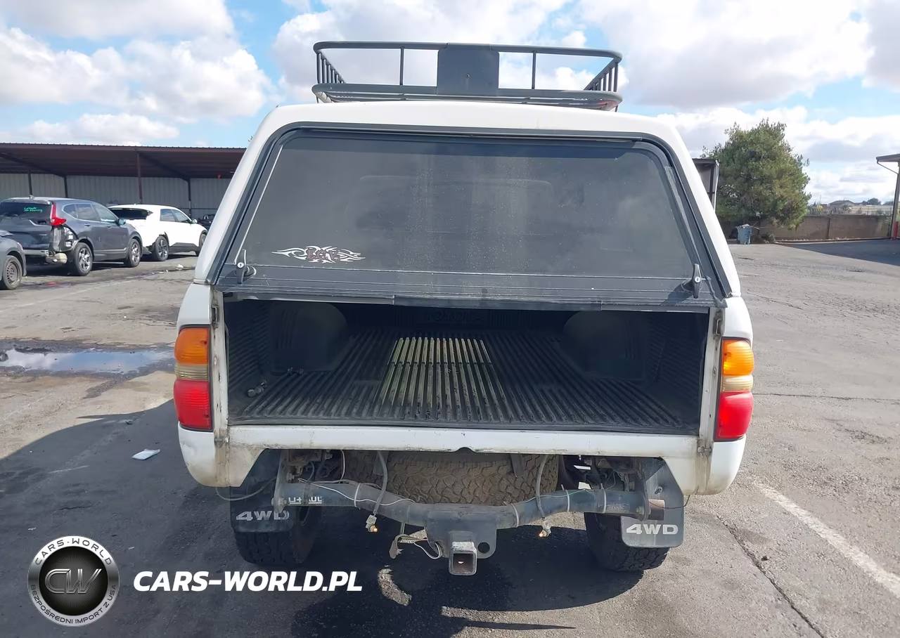 2002 Toyota Tacoma Base V6 (A4) VIN:5TEWN72N82Z118359 - 6