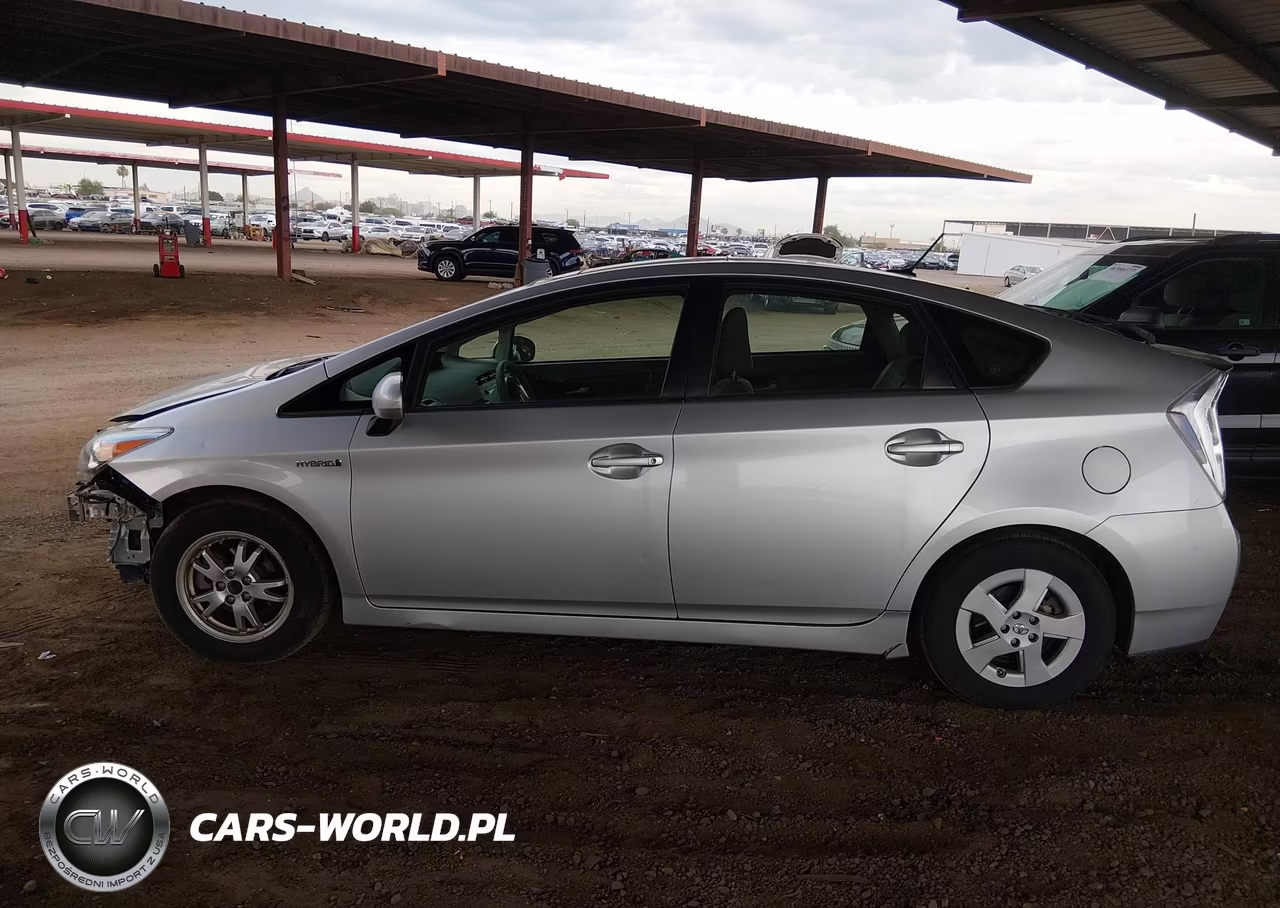 2011 Toyota Prius Three VIN:JTDKN3DU9B5325812 - 14