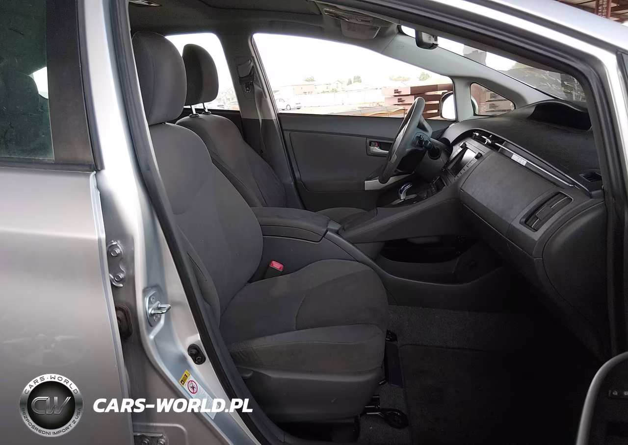 2011 Toyota Prius Three VIN:JTDKN3DU9B5325812 - 5