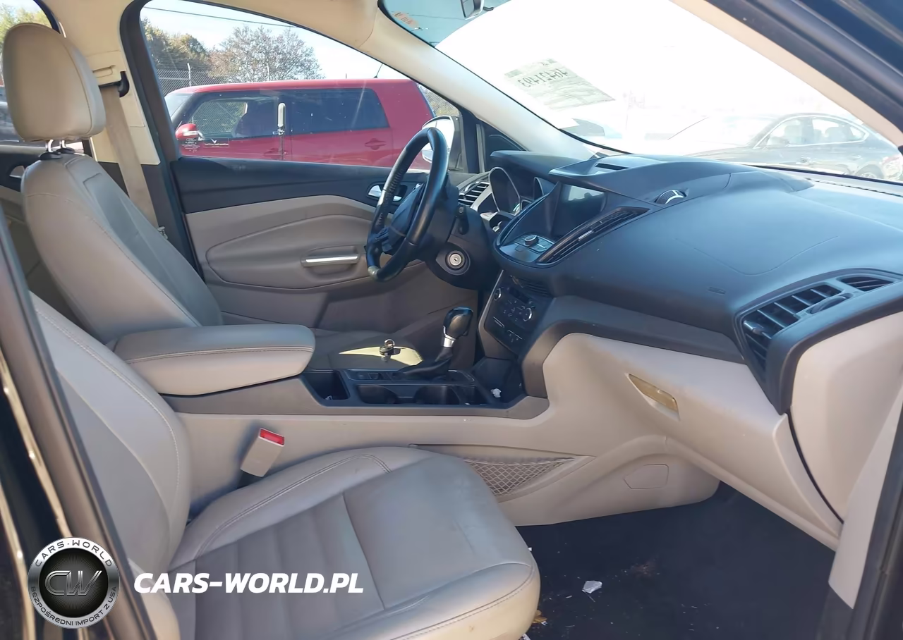 2017 Ford Escape Se VIN:1FMCU0GD6HUC27641 - 5