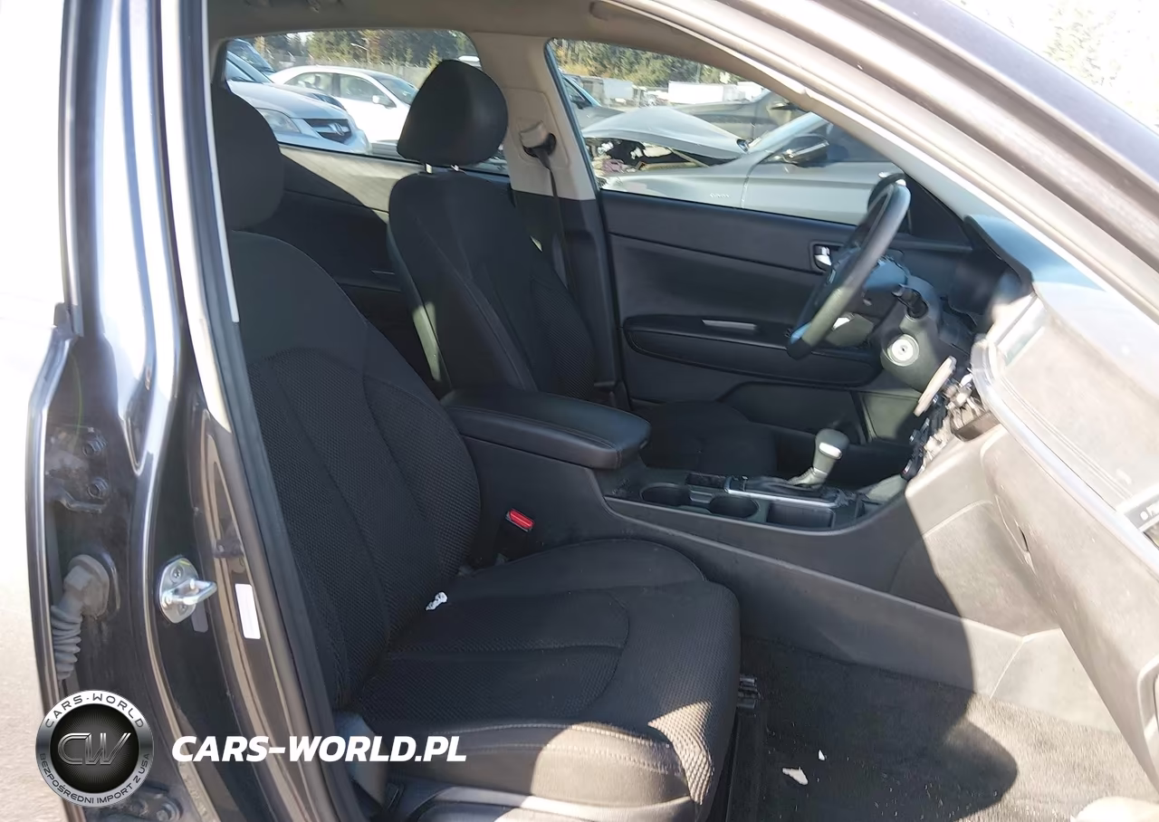 2019 Kia Optima Lx VIN:5XXGT4L38KG329890 - 5